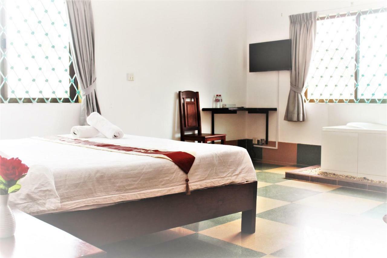 Latinos Hostel Siem Reap Exterior photo
